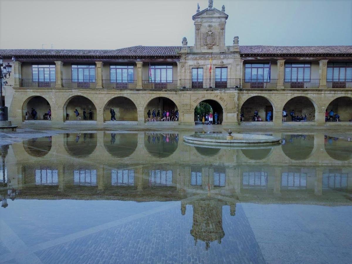 Parador De Santo Domingo De La Calzada Exterior foto