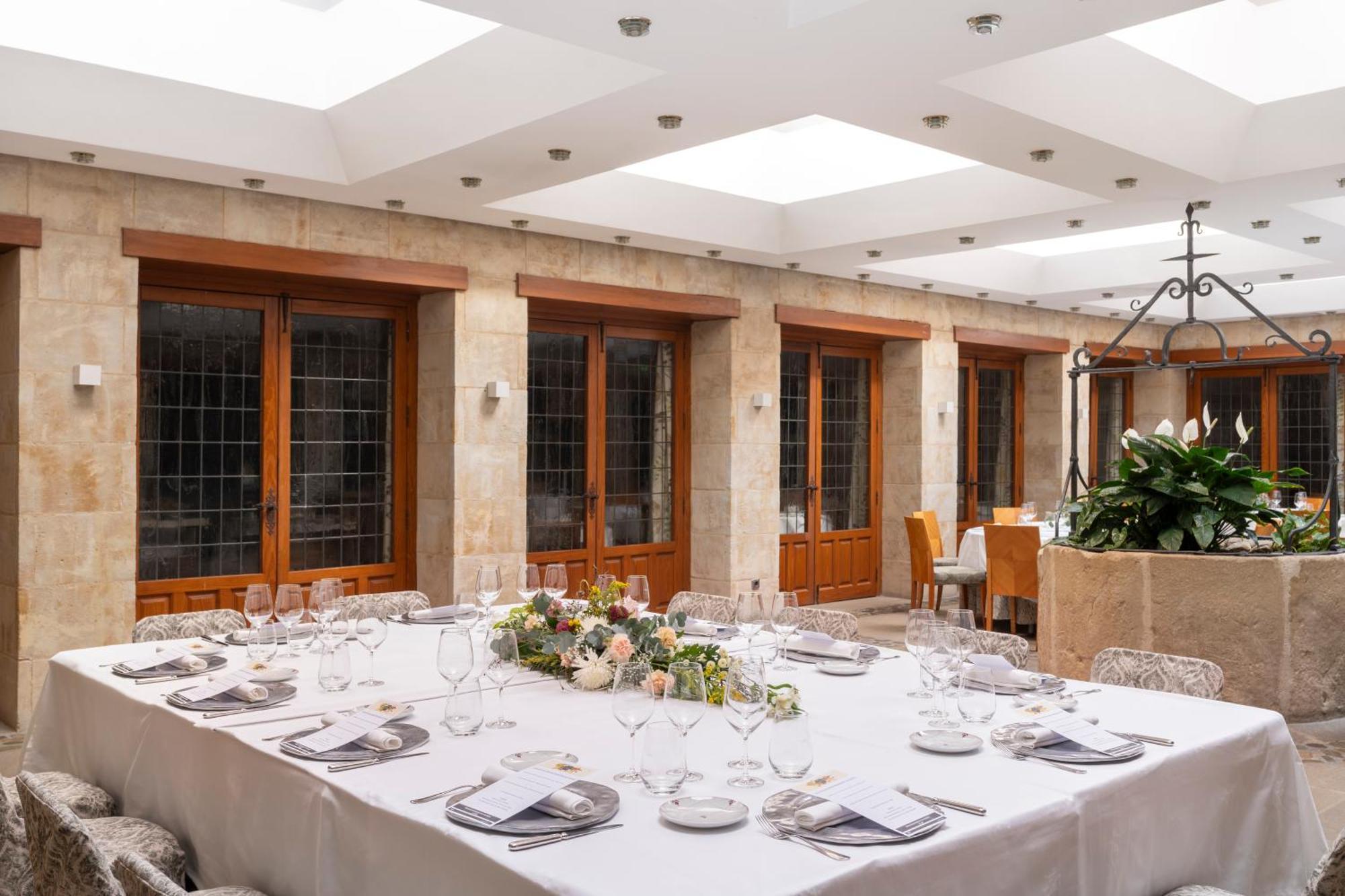 Parador De Santo Domingo De La Calzada Exterior foto