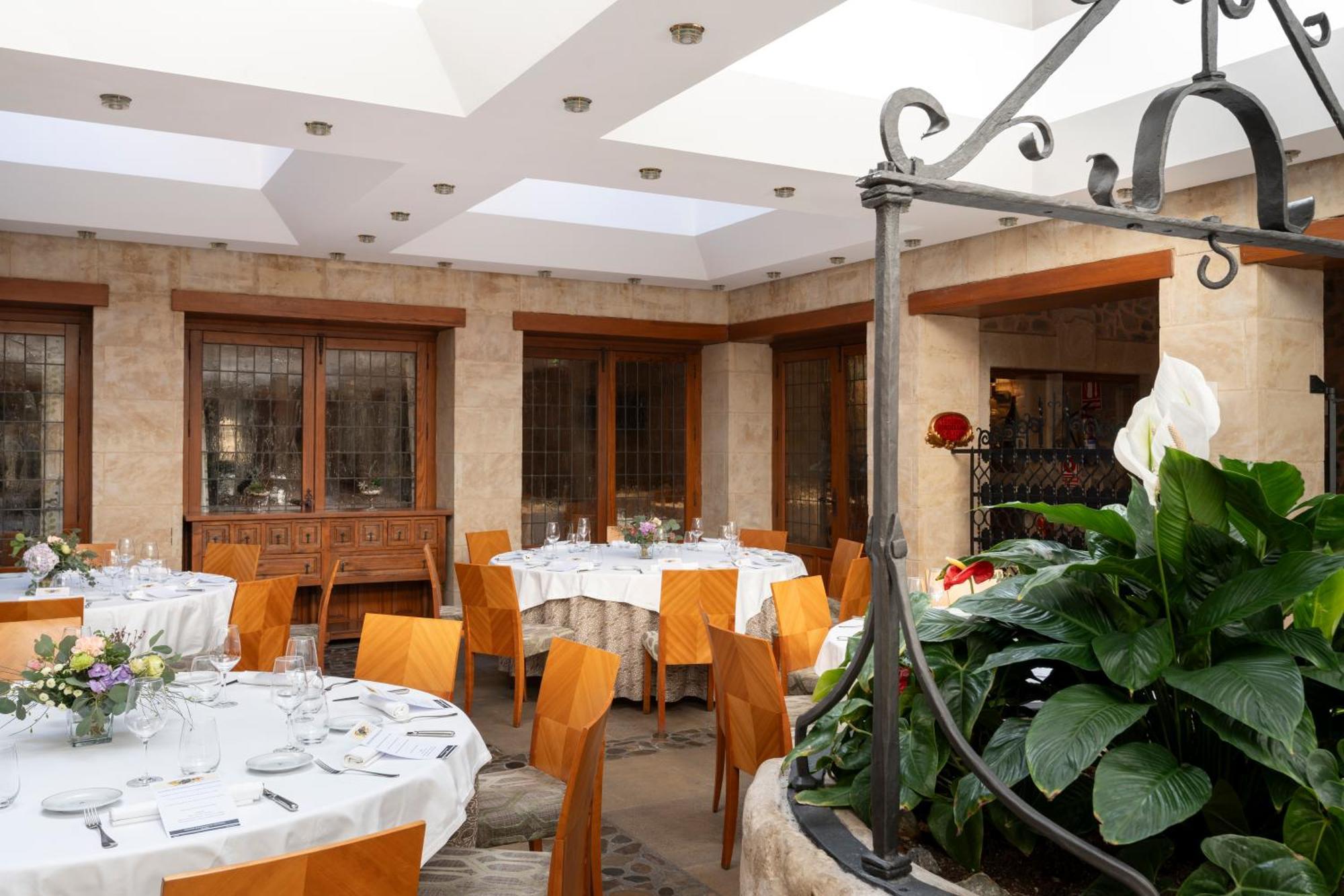 Parador De Santo Domingo De La Calzada Exterior foto
